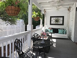 Bama Bed & Breakfast Campus