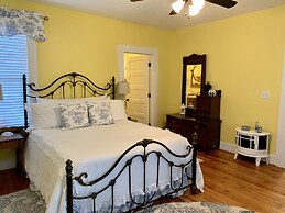 Bama Bed & Breakfast Campus