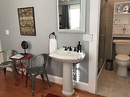 Bama Bed & Breakfast Campus