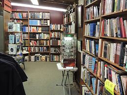 Historic Farnsworth House Inn