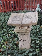 Historic Farnsworth House Inn