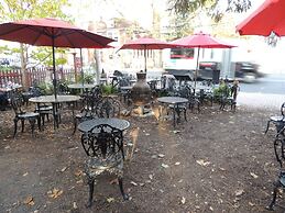 Historic Farnsworth House Inn