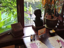 Historic Farnsworth House Inn