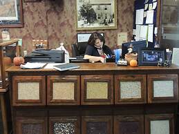 Historic Farnsworth House Inn