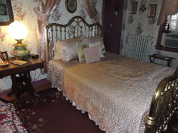 Historic Farnsworth House Inn