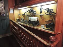 Historic Farnsworth House Inn