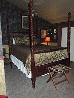 Historic Farnsworth House Inn