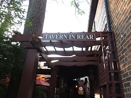 Historic Farnsworth House Inn