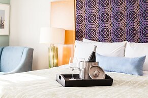 Best Western Premier Toronto Airport Carlingview Hotel