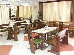 Plaza Maria Luisa Suites Inn