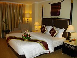 Lux Riverside Hotel & Apartment