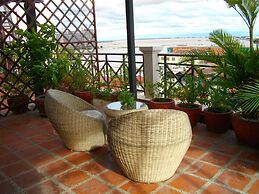 Lux Riverside Hotel & Apartment