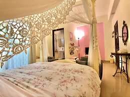 Crystal Blue Sea Maid