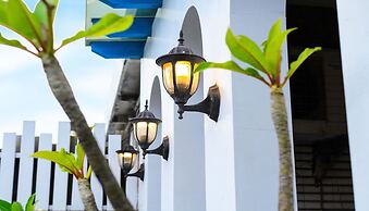 Crystal Blue Sea Maid