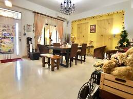 Crystal Blue Sea Maid