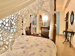 Crystal Blue Sea Maid