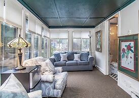 The Brewster Inn