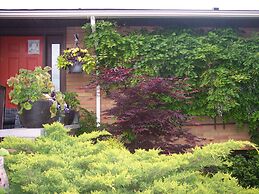 627 On King Bed and Breakfast