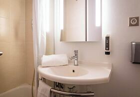 B&B HOTEL Avignon (1)