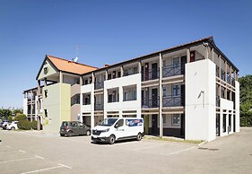 B&B HOTEL Avignon (1)