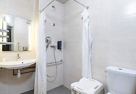 B&B HOTEL Poitiers (1)