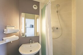 B&B HOTEL Poitiers (1)