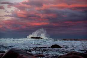 Atlantis Oceanfront Inn