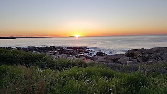 Atlantis Oceanfront Inn