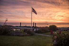 Atlantis Oceanfront Inn