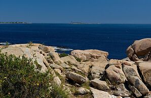 Atlantis Oceanfront Inn