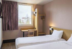 B&B HOTEL Auxerre Monéteau