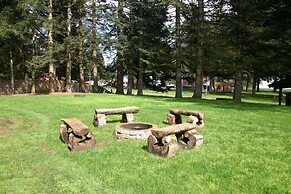 Lone Fir Resort