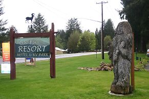 Lone Fir Resort