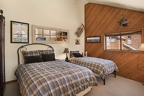 Aspen Creek by 101 Great Escapes