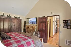 Aspen Creek by 101 Great Escapes