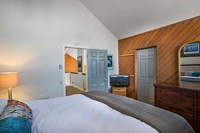 Aspen Creek by 101 Great Escapes