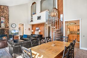 Aspen Creek by 101 Great Escapes