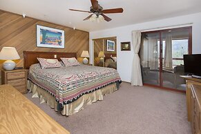 Aspen Creek by 101 Great Escapes