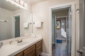 Aspen Creek by 101 Great Escapes