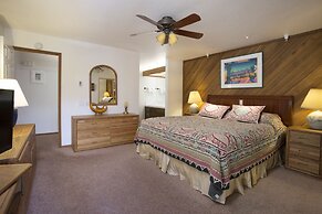 Aspen Creek by 101 Great Escapes