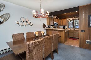 Summit by 101 Great Escapes