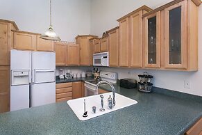 Mammoth Point by 101 Great Escapes