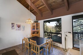 Mammoth Point by 101 Great Escapes