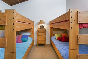 Mammoth Point by 101 Great Escapes