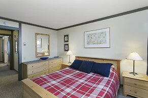 Mammoth Point by 101 Great Escapes