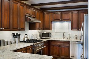 Mammoth Village Properties by 101 Great Escapes