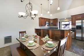 Mammoth Village Properties by 101 Great Escapes