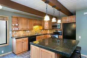 Mammoth Village Properties by 101 Great Escapes