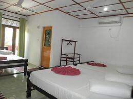 Thilaka City Hotel