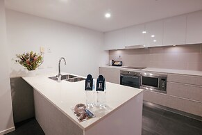 H on Mitchell Apartment Hotel